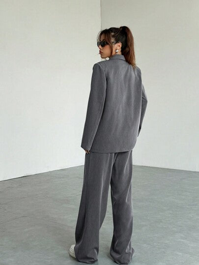 SHEIN EZwear مجموعة ملابس علوية وبنطلون كاجوال بأكمام طويلة وجيب وياقة مرتدية، بأزرار أمامية، مناسبة للخريف والشتاء، قطعتان