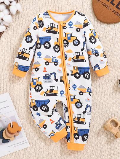 SHEIN Playful Pals قطعة واحدة جمبسوت نوم طويلة الأكمام مريحة للأطفال الصغار مطبوع عليها شاحنة كرتونية لطيفة، مناسبة للخريف والشتاء
