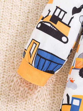 SHEIN Playful Pals قطعة واحدة جمبسوت نوم طويلة الأكمام مريحة للأطفال الصغار مطبوع عليها شاحنة كرتونية لطيفة، مناسبة للخريف والشتاء