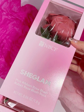 SHEGLAM بودرة أحمر الخدود الوردية من Pink Ribbon Rose أحمر خدود وردي مقاوم للماء يدوم طويلاً ذو صبغة عالية لا يتلاشى توهج طبيعي يدوم طويلاً مكياج خفيف الوزن للوجه حمره بلشر علامة تجارية جمال مكياج ميكب مستحضرات تجميل للنساء الفتيات مثالي لفصل الشتاء الربي