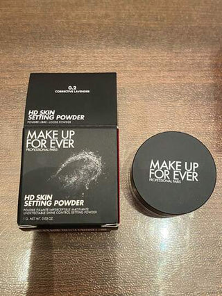 Make Up For Ever MAKE UP FOR EVER[ميني]مسحوق تثبيت البشرة HD #0.2 تصويبي بنفسجي 1جرام مسحوق تثبيت فضفاض دقيق للغاية، يقلل الإشراق الزائد لإنهاء مطفي ناعم يدوم 24 ساعة دون تكتل أو تعزيز للنسيج ، حتى على أنواع البشرة الجافة
