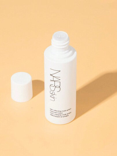 Nars [ميني] معالجة متعددة الأنشطة لوشن عاكس للضوء من نارس 50مل | مطهر يقوم بتنعيم البشرة بلطف عن طريق التقشير، مع إملاسها وترطيبها. | فائق الترطيب والتنشيط، هذا المطهر ينعم البشرة بلطف عن طريق التقشير، مع إملاسها وترطيبها للحصول على إشراق بمستوى متقدم.