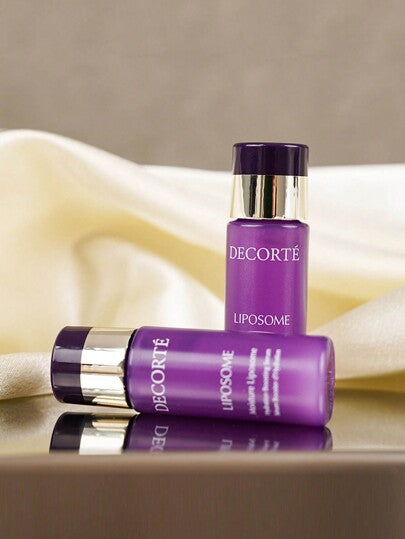 DECORTÉ سيروم زيادة الترطيب ليبوزوم ديكورت[ميني] 9مل يخترق الخلايا السطحية للبشرة بالكامل ويرطب بشكل البشرة الجافة أو المتشققة أو المشكلة. ينتشر بلمسة رطبة ويجعل بشرتك تشعر بأنها حريرية ناعمة ويعمل طوال الليل حتى الصباح التالي عندما تشعر بالنعومة من...