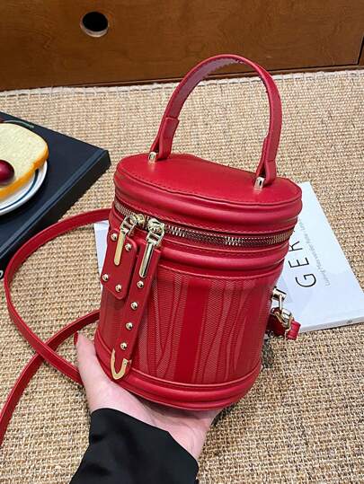 حقيبة يد برميلية أنيقة باللون الأحمر ذات مقبض علوي، موديل جديد لعام 2024، حقيبة كتف وحقيبة كروس صغيرة بسيطة للسيدات