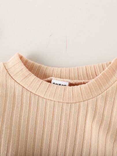 SHEIN Vintaside Kids 3 مجموعات تنورة فاخرة ناعمة لطفلة مع قبعة بيريه، ملابس خريف/شتاء