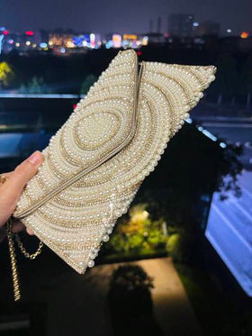 حقيبة مسائية مزينة بالراين ستون والخرز الصناعي اللامع، حقيبة كلاتش مغلفة مزينة بالراين ستون مع سير سلسلة، حقيبة حفلات عصرية، حقيبة سهرة أنيقة، حقيبة خرز صناعي أنيقة، حقيبة خرز صناعي