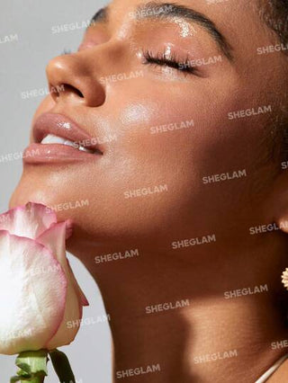 SHEGLAM ملمع شفاه Power Bouquet-ملمع شفاه مرطب لامع ملون من Sunny Sands، زيت شفاه غير لاصق، مستخلص الجاردينيا لإصلاح الشفاه، العناية بالشفاه، ، عيد الميلاد، الشتاء، ملمع شفاه بني عيد الأب التخرج عيد الميلاد العطلة الربيع الصيف Y2K فاخر أزياء مكياج...