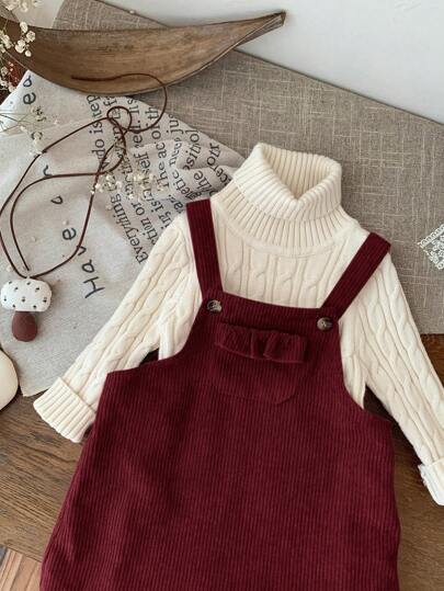 Emery Rose Kids Emery Rose Kids فستان قصير للبنات الصغيرات/الرضع من القطيفة اللون البرغندي مع جيوب مكشكشة وأربطة على الكتف، فستان قطيفة برغندي للبنات الصغيرات، فستان برغندي للبنات الصغيرات