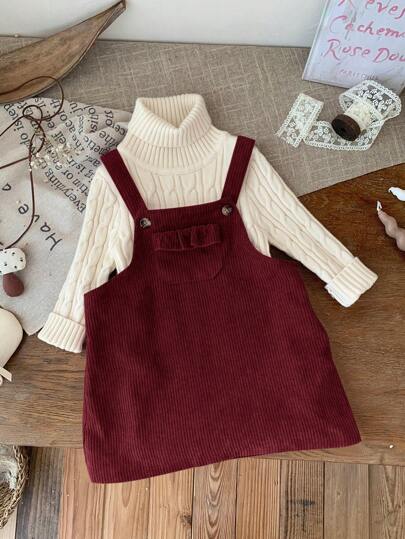 Emery Rose Kids Emery Rose Kids فستان قصير للبنات الصغيرات/الرضع من القطيفة اللون البرغندي مع جيوب مكشكشة وأربطة على الكتف، فستان قطيفة برغندي للبنات الصغيرات، فستان برغندي للبنات الصغيرات