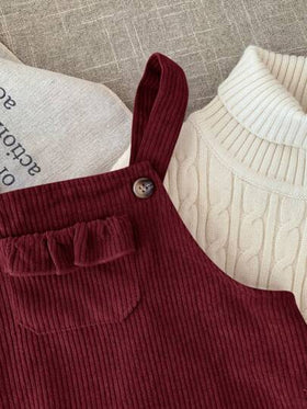 Emery Rose Kids Emery Rose Kids فستان قصير للبنات الصغيرات/الرضع من القطيفة اللون البرغندي مع جيوب مكشكشة وأربطة على الكتف، فستان قطيفة برغندي للبنات الصغيرات، فستان برغندي للبنات الصغيرات