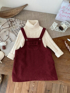 Emery Rose Kids Emery Rose Kids فستان قصير للبنات الصغيرات/الرضع من القطيفة اللون البرغندي مع جيوب مكشكشة وأربطة على الكتف، فستان قطيفة برغندي للبنات الصغيرات، فستان برغندي للبنات الصغيرات