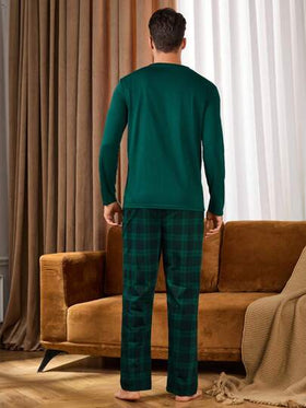 Manfinity Underwear&Sleepwear Basics بيجامة رجالية مكونة من قميص بياقة طاقم وجيب قطعة وبنطلون مطبوع بالكامل، ملابس خريف وشتاء