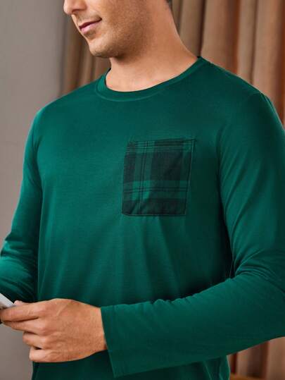 Manfinity Underwear&Sleepwear Basics بيجامة رجالية مكونة من قميص بياقة طاقم وجيب قطعة وبنطلون مطبوع بالكامل، ملابس خريف وشتاء