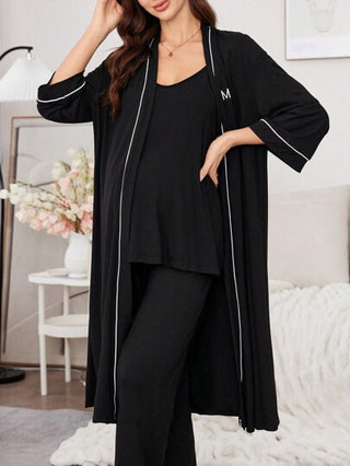 Shein Underwear&Sleepwear Maternity طقم مكون من 3 قطع: ردعة حوامل ثوب نوم مطرز بأحرف مع شريط للتعديل وبنطال نوم طويل