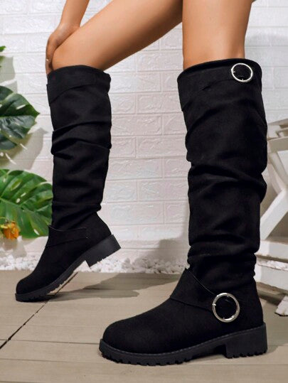 قطعة واحدة بوت نسائية طويلة حتى الركبة صيحات جديدة، ألوان صلبة باللون الأسود والرمادي والبني والبرتقالي والأزرق والبيج ذات أصابع مستديرة ، مريحة وبطانة حرارية مانعة للانزلاق، زخارف مشبك وطيات عادية لموسم الخريف/الشتاء