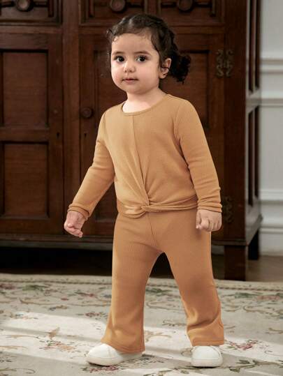 Cozy Pixies مجموعتان من قطعة علوية بأكمام طويلة برقبة طاقم وسروال بساق واسعة للأطفال الرضع بنات ذات لون أحادي ناعمة مصنوعة من الأكريليك