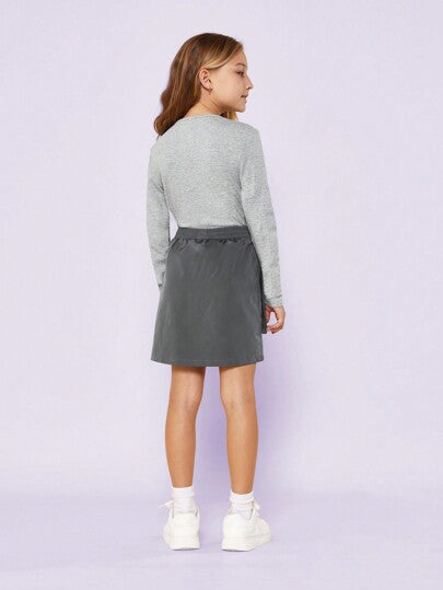 girls-sets SUMWON مجموعة قطعتين مكونة من تيشيرت أكمام طويلة ذو تطريز ملتف وتنورة مع جيب لفئة المراهقات المريحة