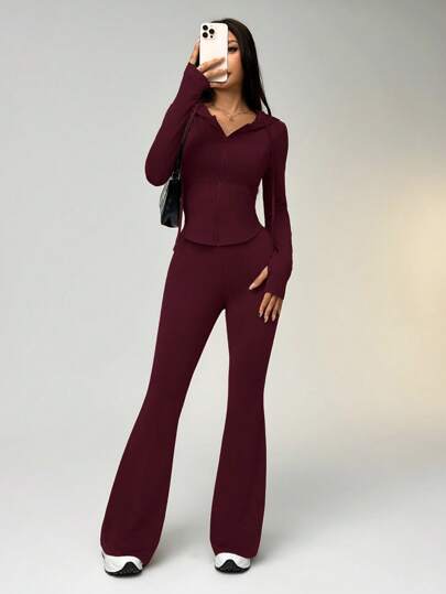 SHEIN EZwear طقم رياضي من قطعتين ملابس علوية قصير مع خصر مشدود وغطاء رأس ، وبنطلون متسع الساق