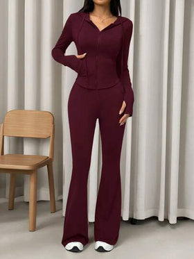 SHEIN EZwear طقم رياضي من قطعتين ملابس علوية قصير مع خصر مشدود وغطاء رأس ، وبنطلون متسع الساق