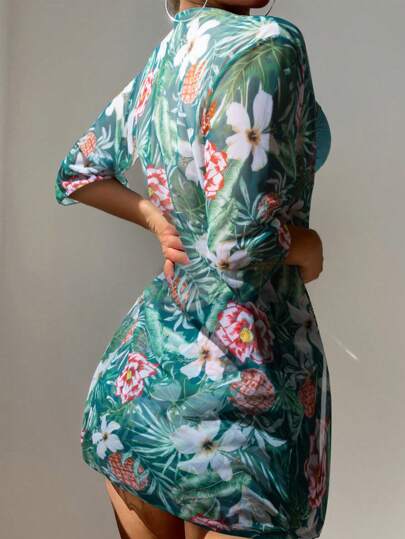 SHEIN Swim ملابس سباحة من السترة الراكبة بلون واحد والشورت المطبع بالزهور وغطاء صيفي للمرأة