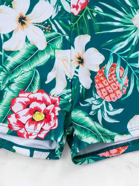 SHEIN Swim ملابس سباحة من السترة الراكبة بلون واحد والشورت المطبع بالزهور وغطاء صيفي للمرأة