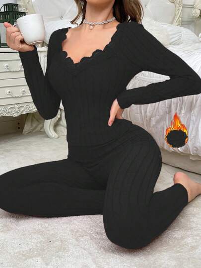 SHEIN مجموعة دافئة للسيدات مكونة من قميص رقبة على شكل حرف V مزخرف بالدانتيل والنسيج المخطط المخملي، مناسبة للخريف والشتاء