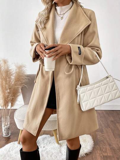 SHEIN Clasi معطف تنفيذي بجيوب وأساور معصمين ضيقة بخصر مخمر ووقف على الصدر بلون أحادي