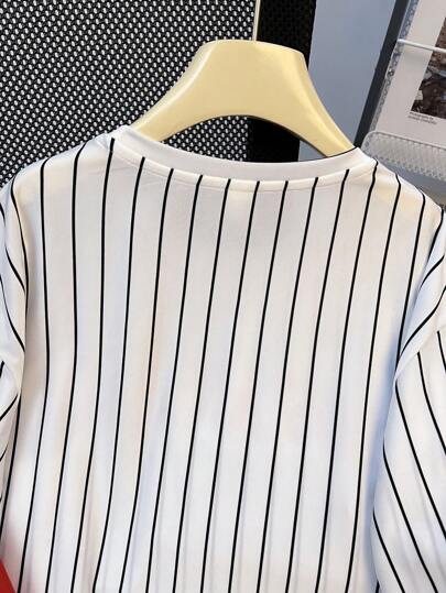 SHEIN ملابس أولاد المراهقين لأجواء عيد الميلاد، كاجوال، كولييجيت، مريحة، أنيقة، متعددة الاستخدامات، جميلة، ناعمة، مناسبة للارتداء اليومي، المدرسة، الخروجات، الرياضة، الخطوط، حفلات العطلات، طقم تيشيرت بأكمام قصيرة وشورت