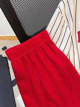 SHEIN ملابس أولاد المراهقين لأجواء عيد الميلاد، كاجوال، كولييجيت، مريحة، أنيقة، متعددة الاستخدامات، جميلة، ناعمة، مناسبة للارتداء اليومي، المدرسة، الخروجات، الرياضة، الخطوط، حفلات العطلات، طقم تيشيرت بأكمام قصيرة وشورت