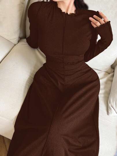 Modelyn فستان كاجوال بأكمام طويلة ذو زخرفة دانتيل أزهار بسيطة للنساء