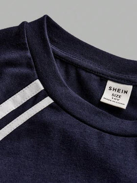 SHEIN Girlism تي شيرت قصير الأكمام بطباعة الأرقام والخطوط الرياضية للفتيات المراهقات، مناسب للارتداء اليومي العادي