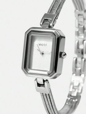 MOTF PREMIUM ساعة اسورة فضية بشكل مربع مزينة بالخرز للنساء