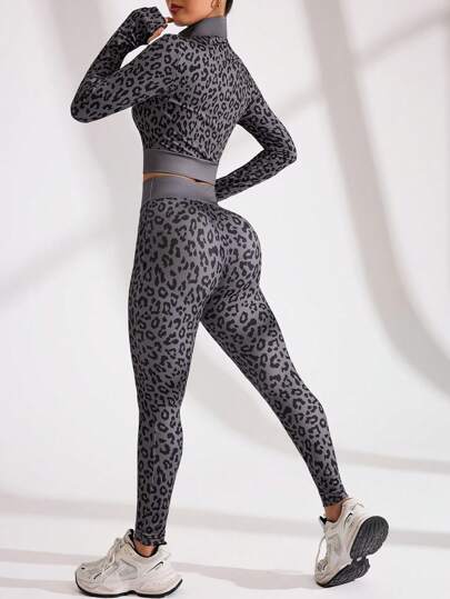SHEIN Sport Studio طقم ملابس رياضية للنساء بطبعة جلد النمر - ملابس علوية قصيرة أكمام طويلة بياقة عالية مزود بسوستة و بنطلون طويل، طقم ملابس نسائية للتمارين، طقم سراويل نسائية