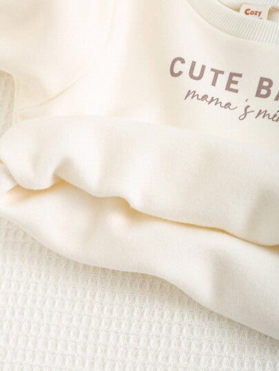 Cozy Pixies مجموعة قطعتين من ملابس علوية طويلة الأكمام مطبوع عليها حروف مخيط لطيف وبنطال خصر مطاطي للأطفال الصبيان