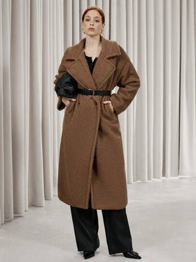 SHEIN Privé معطف نسائي كاجوال طويل بأكمام طويلة فضفاض ومخمل، بياقة واسعة وحزام جلد على الخصر، مناسب للذهاب إلى العمل