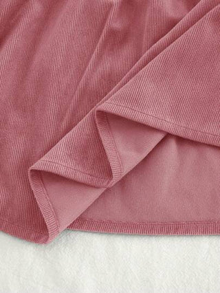 فساتين بيبي Cozy Pixies فستان صغير للبنات أحادي اللون مصنوع من الأكريليك طري، بتصميم خصر قصير ، وأكمام طويلة