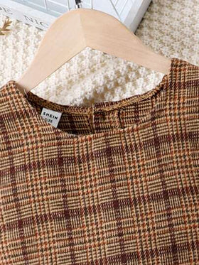 SHEIN طقم بنطلون وفستان كاجوال من القماش الأسكتلندي لفتيات المراهقات بأكمام طويلة وأزرار أمامية