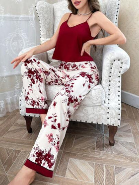 CottageSlumber طقم بيجامة مكون من قميص كامي بياقة على شكل حرف V وبنطلون رياضي مطبوع، مناسب لموسم العطلات