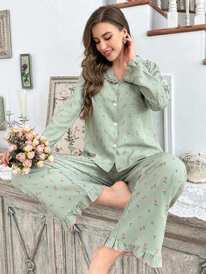 CottageSlumber مجموعة بيجامة بأكمام طويلة وبنطال، طقم ملابس علوية بياقة مكسرة مزخرفة بأزهار صغيرة وأزرار أمامية، مناسبة لموسم الأعياد، بتفاصيل أنيقة ودافئة