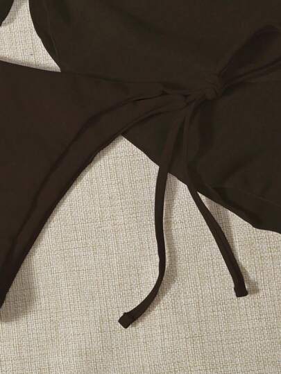 SHEIN Swim مجموعة بيكيني مع حمالة رقبة مثلثة وقاع سباحة للصيف مع تنورة شاطئية كما غطاء للحمام