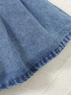 SHEIN Vintaside Kids مجموعة ملابس علوية كم طويل وتنورة متموجة من الدنيم الأزرق الداكن للفتيات، ملابس متنوعة الاستخدام للشتاء/ الخريف 2024 ، طقم ملابس يمكن ارتداؤه في كل المناسبات
