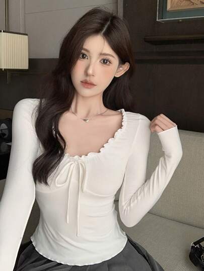 DAZY قميص نسائي بياقة مستديرة وأكمام طويلة مع تفاصيل فيونكة ومطوي ضيق، ملابس نسائية للخريف