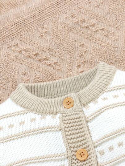 SHEIN Vintaside Kids طقم جاكيت أطفال بنين أنيق! يتميز بسترة كارديجان طويلة الأكمام مخططة برقبة دائرية، مع طبقة خارجية جاكيت أنيقة، ومكمل بسروال ذو أربطة داخلية على الطراز. ناعم وصديق للبشرة، مريح للاستمتاع بطفولة دافئة. تصميم المجموعة المكونة من قطعتين يو