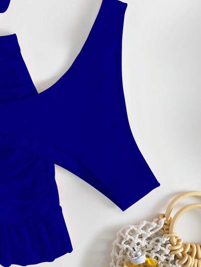SHEIN Swim موحدة اللون طقم بيكيني معقود من الأمام حمالة صدر مرفوع & قص عالي لباس قيعان & تجاعيد تنورة ساحلي 3قطعات بدلة سباحة