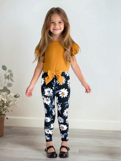 girls-sets تي شيرت صغيرة للفتاة بحاشية كشكش وسروال بطباعة زهور وقوس أمامي