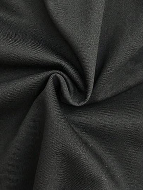 Manfinity Homme شورت رياضي بخصر رباط مطبوع بحروف مريح للشباب العصريين، شورت كرة السلة الرياضي