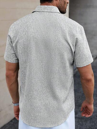 Manfinity CasualCool قميص رجالي كاجوال من قماش الكتان مخطط بأكمام قصيرة للارتداء اليومي في الصيف