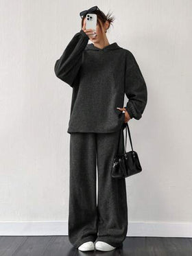 SHEIN EZwear طقم مكون من 2 قطعة - هودي أسود كبير الحجم بطبقة عازلة للحرارة وبنطال رياضي واسع الساق