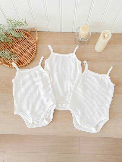 SHEIN LMoss Kids مجموعة 3 قطع بدلة داخلية للأطفال الرضع البنات الجميلة بحمالات مضفرة بيضاء للصيف
