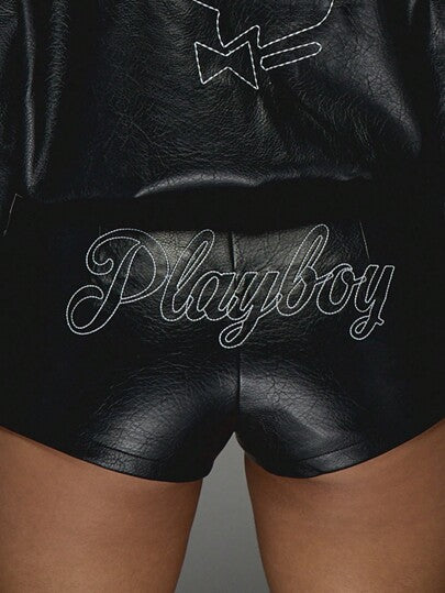 MISSGUIDED Missguided x Playboy سروال قصير من الجلد المستعار مطرز من الخلف